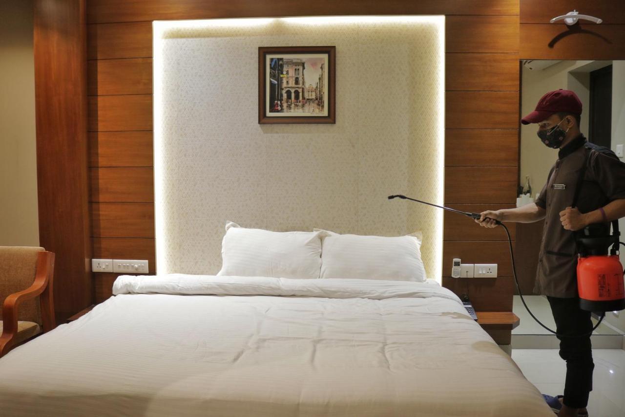 Hotel Priya Kottakkal Kültér fotó