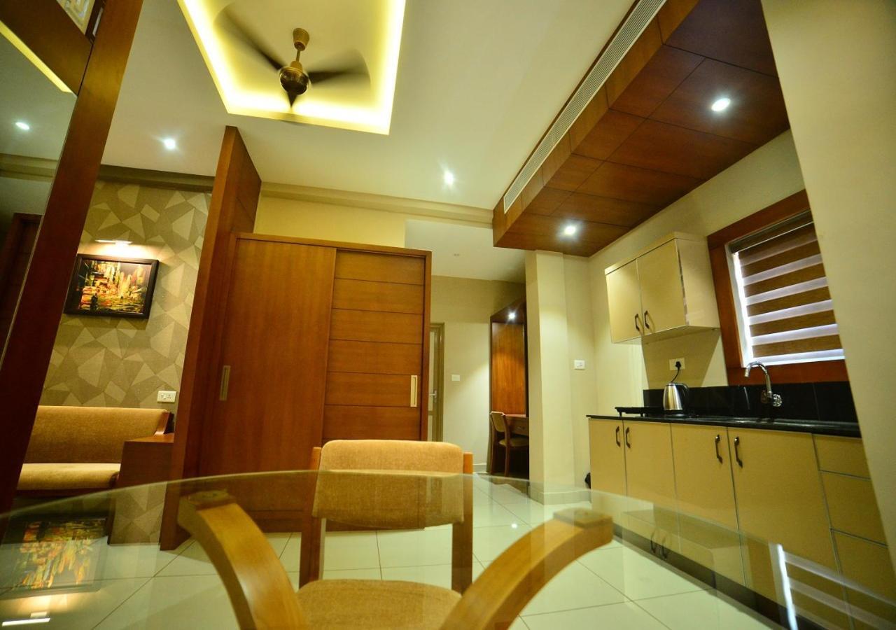 Hotel Priya Kottakkal Kültér fotó